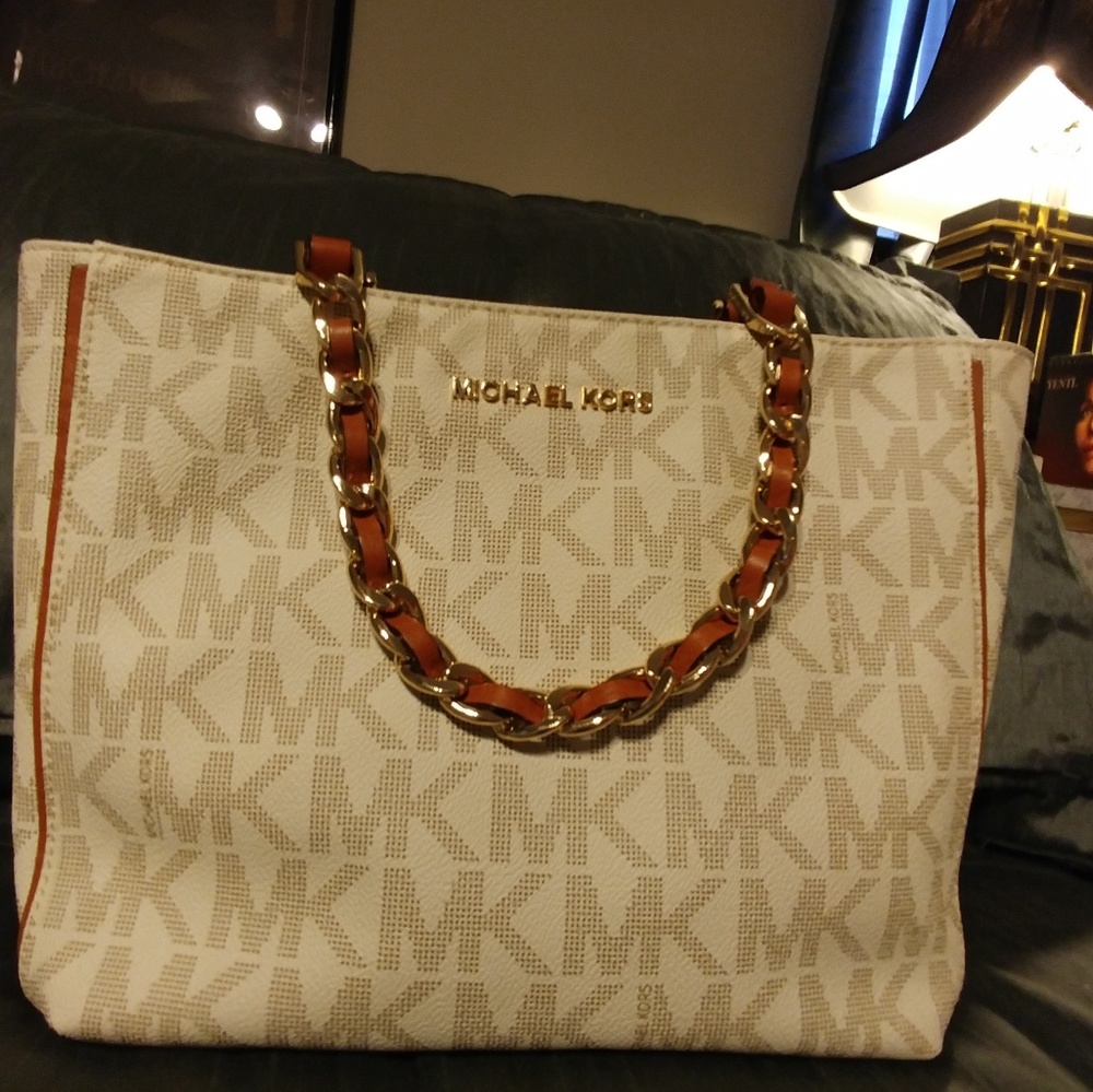 Michael kors vanilla purse
